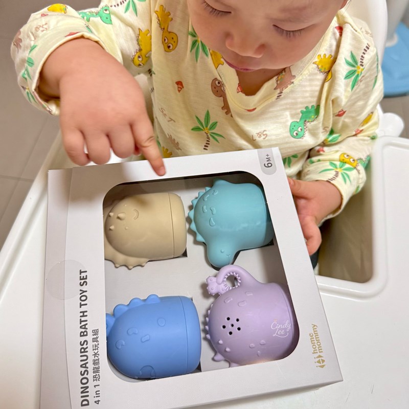 [育兒] 媽咪學苑【赫媽咪寶寶矽膠餐具組+水杯+剪刀+恐龍組